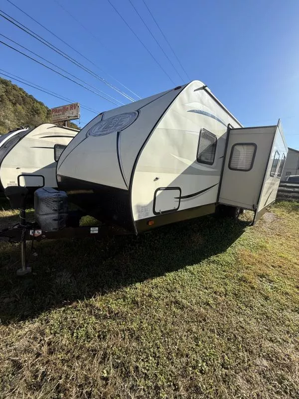 used Travel Trailers Forest River Vibe Extreme Lite for sale, in Pikeville, KY Thumbnail 4