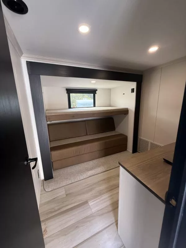new Fifth Wheel Trailers Forest River Heritage Glen for sale, in Pikeville, KY Thumbnail 15