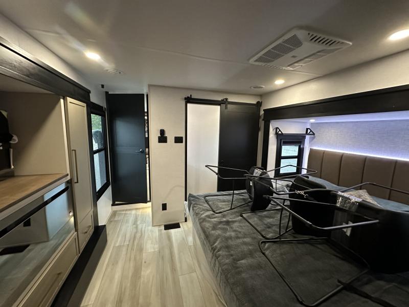 new Fifth Wheel Trailers Forest River Wildwood Heritage Glen for sale, in Pikeville, KY Thumbnail 33
