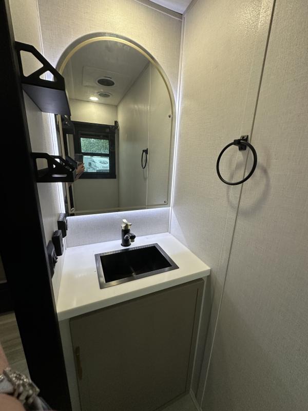 new Fifth Wheel Trailers Forest River Wildwood Heritage Glen for sale, in Pikeville, KY Thumbnail 35