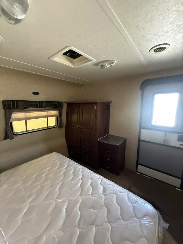 used Travel Trailers Forest River Rockwood Signature Ultra Lite for sale, in Pikeville, KY Thumbnail 11