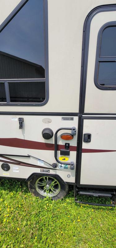2017 Forest River ROCKWOOD A215HW Popup Camper 2017 Forest River ROCKWOOD A215HW Popup Camper