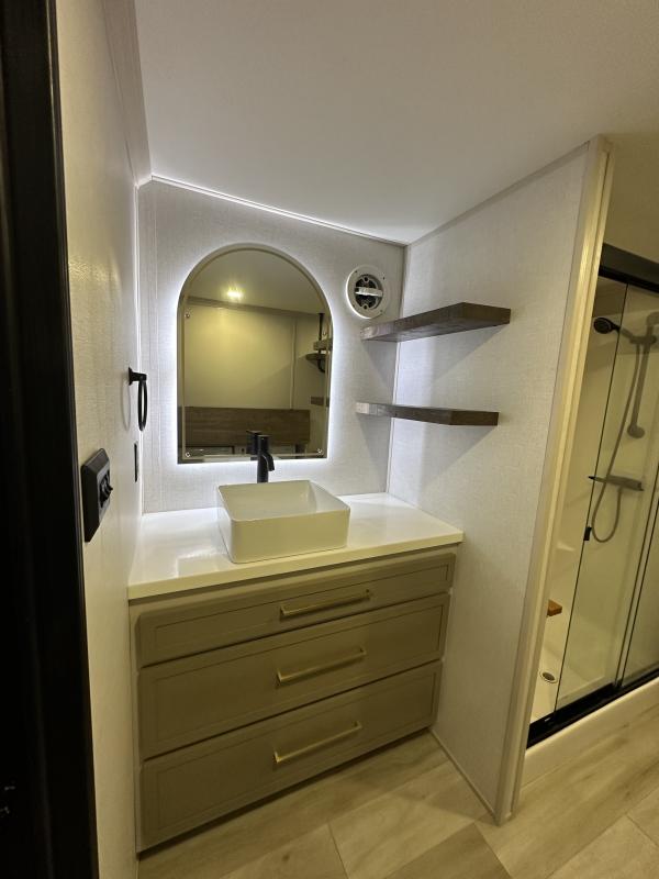 new Fifth Wheel Trailers Forest River Wildwood Heritage Glen for sale, in Pikeville, KY Thumbnail 19