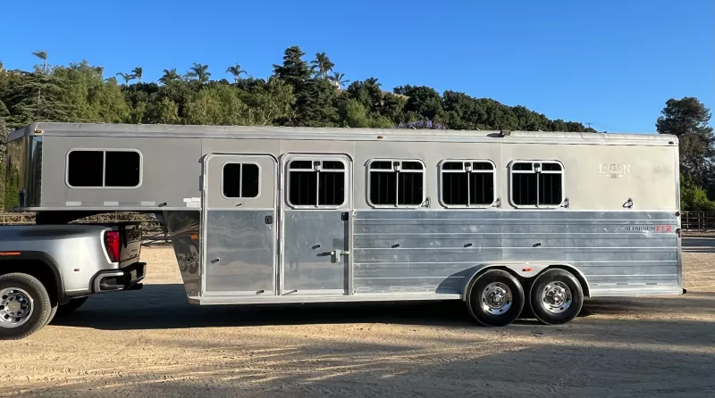 2007 Logan Coach Trailers Aluminum XTR Horse & Livestock