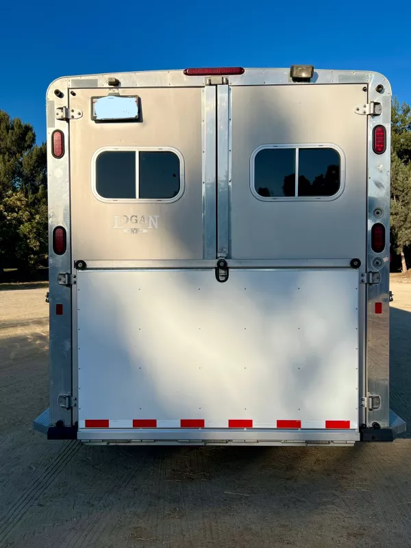 used Horse Trailers Logan Coach Trailers  for sale, in Thousand Oaks, CA Thumbnail 5
