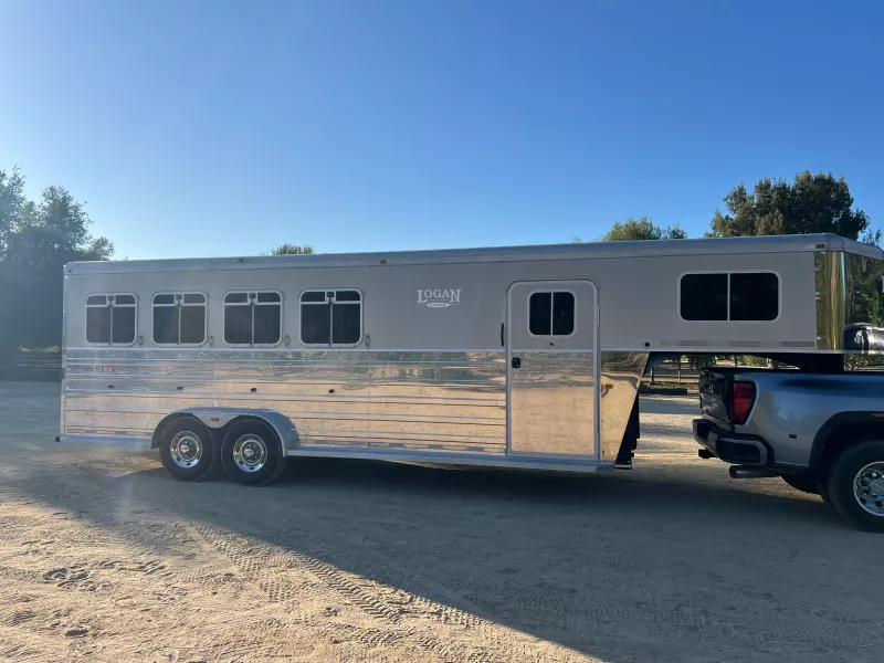 used Horse Trailers Logan Coach Trailers  for sale, in Thousand Oaks, CA Thumbnail 2