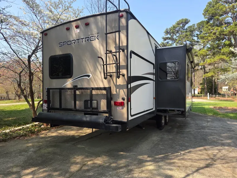 used Travel Trailers Venture SportTrek for sale, in Asheboro, NC Thumbnail 3