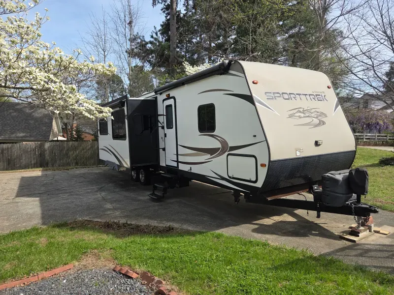 2017 Venture SportTrek 327VIK