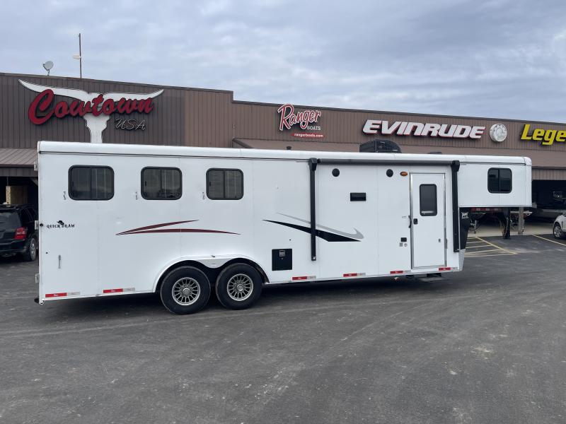 used Horse Trailers Bison Trailers  for sale, in Cuba, MO Thumbnail 2