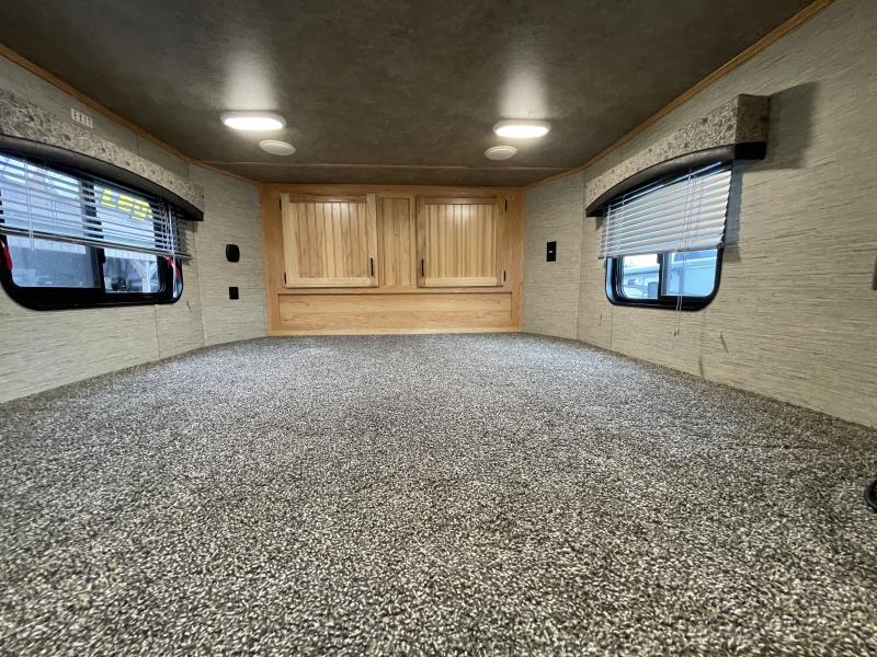 used Horse Trailers Bison Trailers  for sale, in Cuba, MO Thumbnail 11