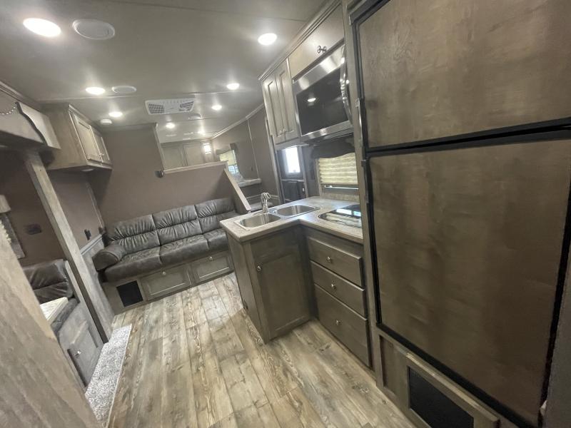 new Horse Trailers Merhow Trailers  for sale, in Cuba, MO Thumbnail 12