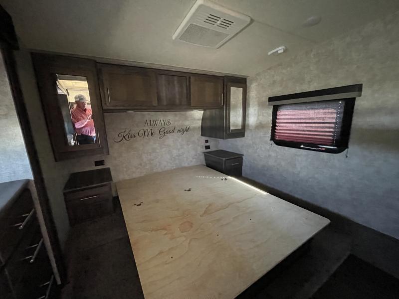 used Fifth Wheel Trailers Highland Ridge RV Open Range Light for sale, in Cuba, MO Thumbnail 17