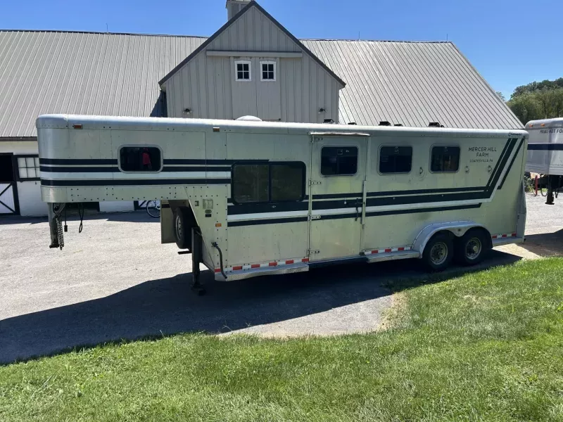 used Horse Trailers Charmac Trailers  for sale, in Coatesville, PA Thumbnail 4
