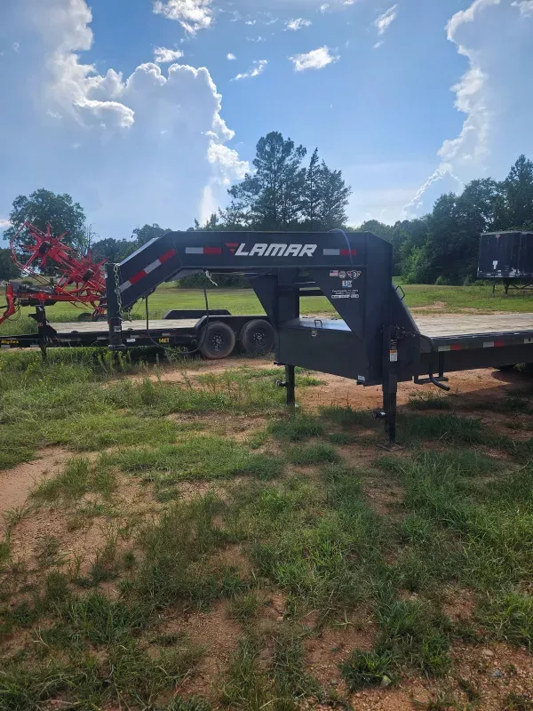 2023 Lamar Trailers FSO22528 Gooseneck Trailer