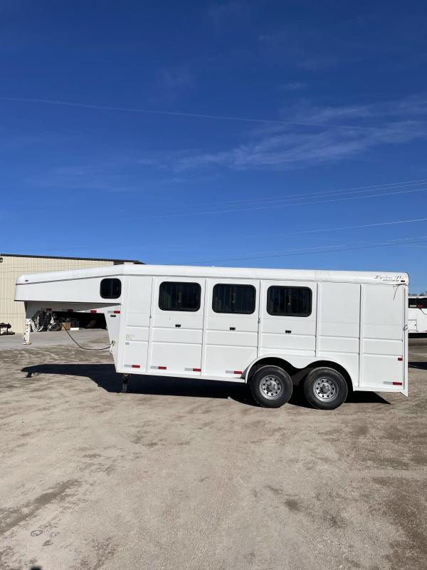 2013 Titan Trailers 3 horse GN Livestock Trailer 2013 Titan Trailers 3 horse GN Livestock Trailer