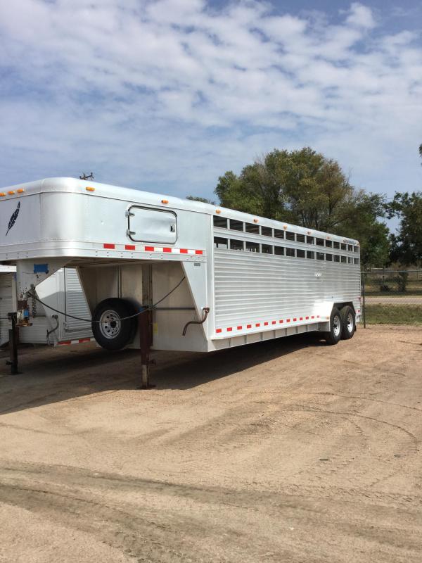 2000 Featherlite stock trailer Livestock Trailer 2000 Featherlite stock trailer Livestock Trailer