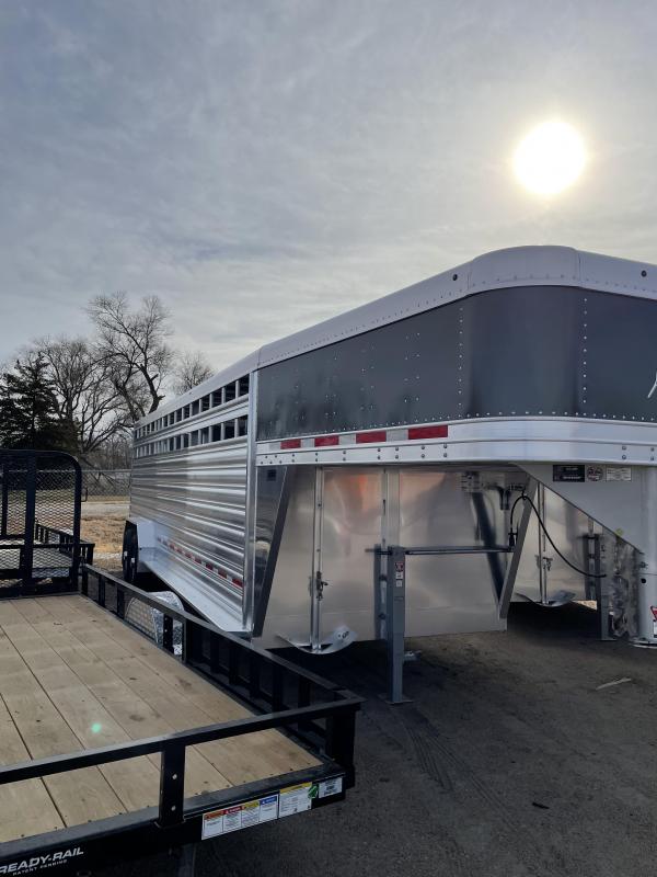 2022 Featherlite 24' Stock trailer Livestock Trailer FOesJk