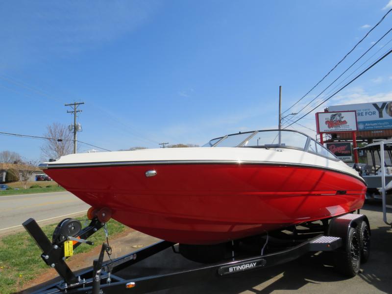 2022 Stingray Boats 225SE Bowrider 2022 Stingray Boats 225SE Bowrider