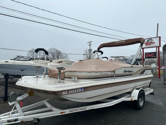 1999 Godfrey Pontoon Boats HURRICANE FD 198R Runabout Boat 1999 Godfrey Pontoon Boats HURRICANE FD 198R Runabout Boat