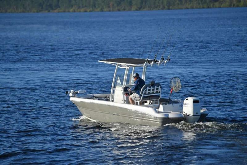 2022 Stingray Boats 216CC Center Console 2022 Stingray Boats 216CC Center Console
