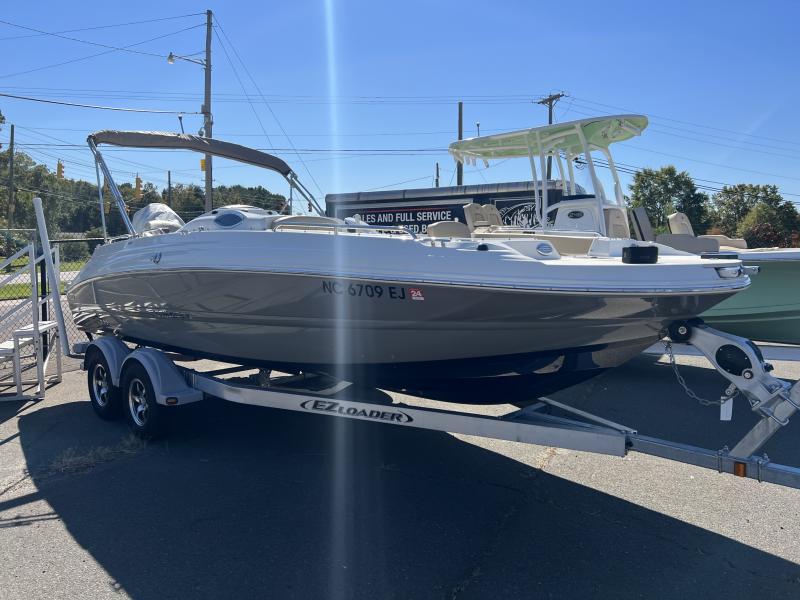 2018 Stingray Boats 212 Bowrider 2018 Stingray Boats 212 Bowrider