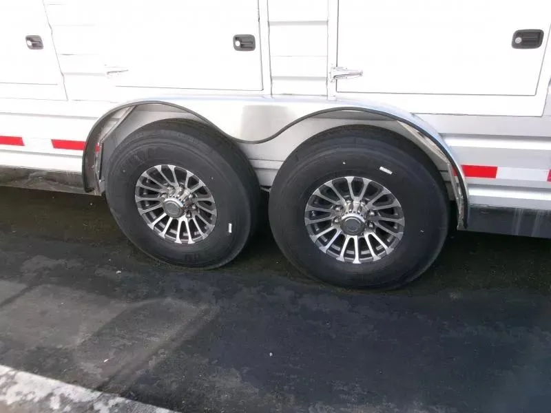 2025 Featherlite