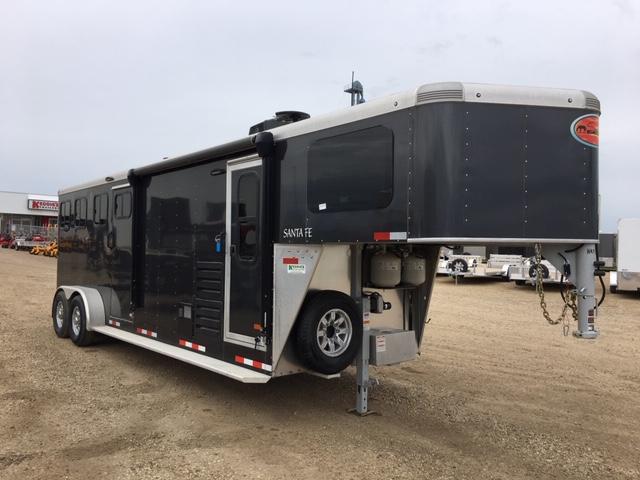 2021 Sundowner Trailers Santa Fe 3 Horse 6906 Super Sport Horse Trailer 2021 Sundowner Trailers Santa Fe 3 Horse 6906 Super Sport Horse Trailer