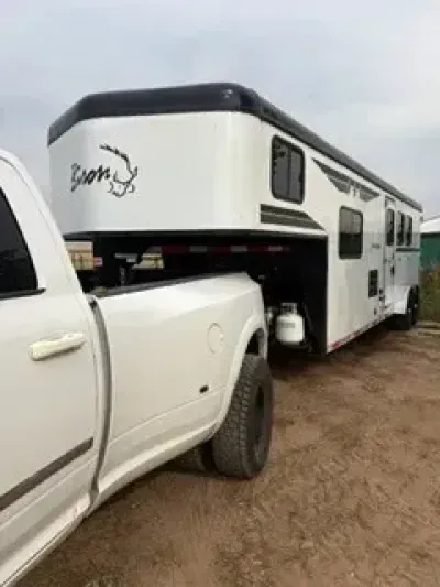 2026 Bison Trailers Ranger 7310 Horse trailer
