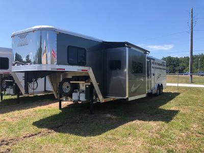 2020 Merhow Trailers 8' wide w/11'lq & slide & midtack bunks Livestock Trailer 2020 Merhow Trailers 8' wide w/11'lq & slide & midtack bunks Livestock Trailer