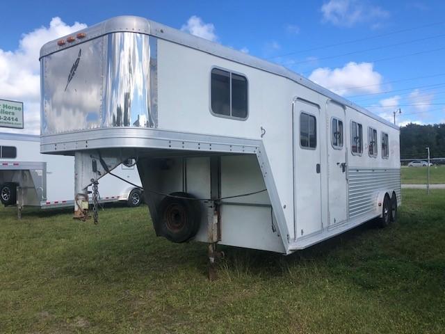 2006 Featherlite 4 horse gooseneck with a/c Horse Trailer 2006 Featherlite 4 horse gooseneck with a/c Horse Trailer