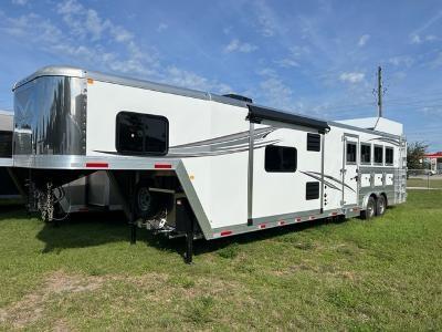 2023 Merhow Trailers 8' wide 4 horse w/ 16' lq farmhouse Horse Trailer 2023 Merhow Trailers 8' wide 4 horse w/ 16' lq farmhouse Horse Trailer