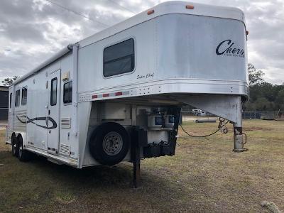 2005 Cherokee 8' wide 3 horse w/8 lq and gener Horse Trailer 2005 Cherokee 8' wide 3 horse w/8 lq and gener Horse Trailer