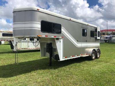 2009 Trail-Et 2 horse straight load gooseneck w/dr Horse Trailer 2009 Trail-Et 2 horse straight load gooseneck w/dr Horse Trailer