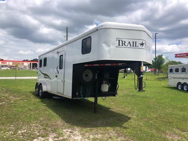 2016 Bison Trailers 2 horse w/6' lq Horse Trailer 2016 Bison Trailers 2 horse w/6' lq Horse Trailer