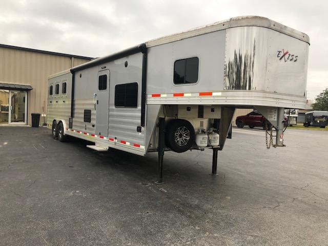 2020 Exiss Trailers 8' wide 3 horse w/14' lq and slide Horse Trailer 2020 Exiss Trailers 8' wide 3 horse w/14' lq and slide Horse Trailer