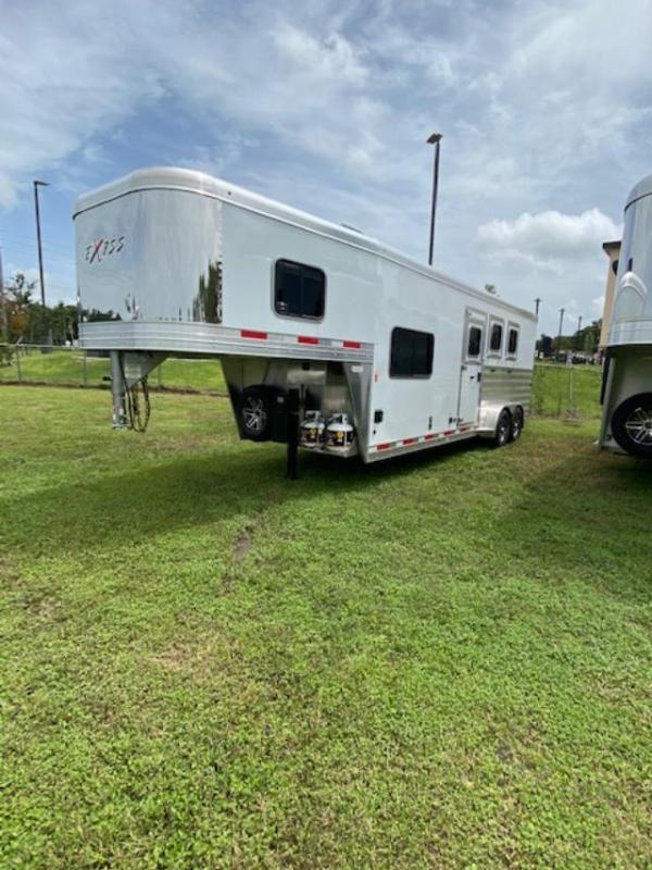 2021 Exiss Trailers 3 horse w/ 8' lq insulated w/equiflex floor Horse