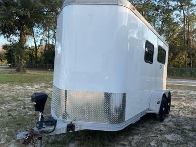 2002 Featherlite 2 horse straight load bumper pull Horse Trailer 2002 Featherlite 2 horse straight load bumper pull Horse Trailer