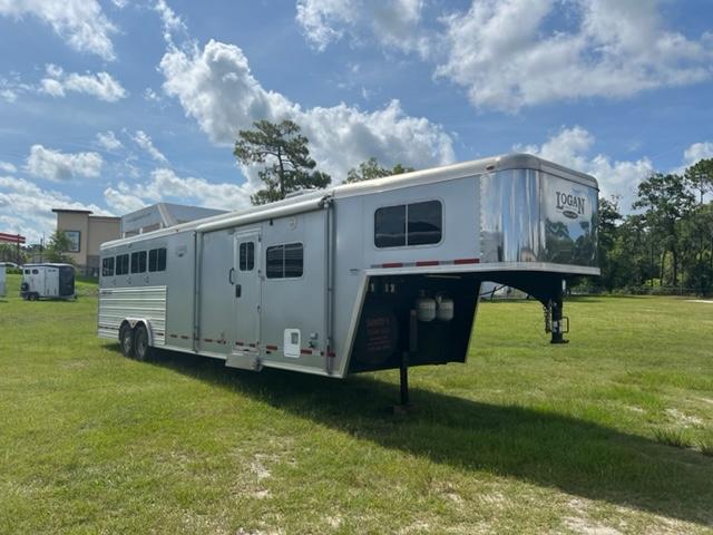 2014 Logan Coach 8' wide 4 horse w/11' lq Horse Trailer 2014 Logan Coach 8' wide 4 horse w/11' lq Horse Trailer