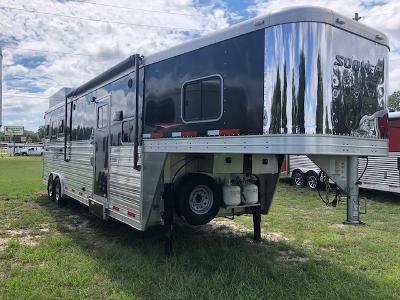 2013 Sooner 8' wide 3 horse w/12' lq Horse Trailer 2013 Sooner 8' wide 3 horse w/12' lq Horse Trailer