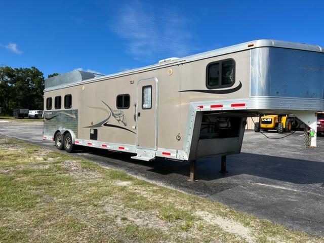 2008 Bison Trailers 8' wide Stratus 3 horse w/12' lq Horse Trailer 2008 Bison Trailers 8' wide Stratus 3 horse w/12' lq Horse Trailer