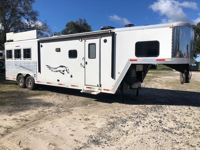 2016 Merhow Trailers 8' wide 3 horse w/12' lq slide and generator Horse Trailer 2016 Merhow Trailers 8' wide 3 horse w/12' lq slide and generator Horse Trailer