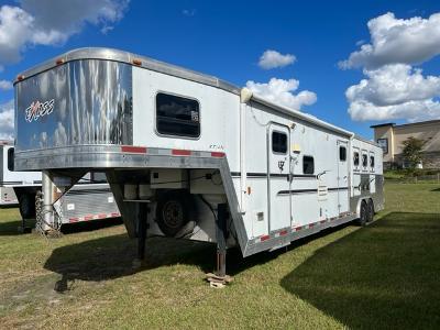 2005 Exiss Trailers 8' wide 4 horse w/ 14 lq Horse Trailer 2005 Exiss Trailers 8' wide 4 horse w/ 14 lq Horse Trailer