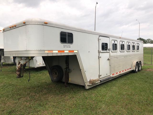 2000 Featherlite 6 horse with side ramps Horse Trailer 2000 Featherlite 6 horse with side ramps Horse Trailer