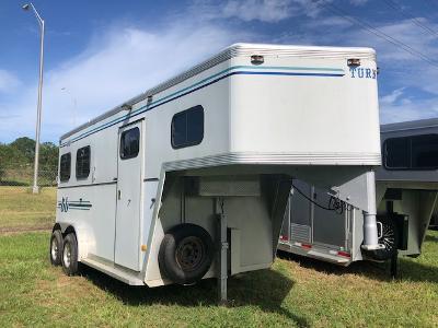 2003 Turnbow Trailers 2 horse gooseneck w/dressing room Horse Trailer 2003 Turnbow Trailers 2 horse gooseneck w/dressing room Horse Trailer