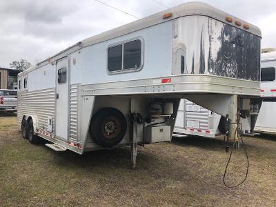 2000 Elite Trailers 8' wide 2 horse w/10'lq Horse Trailer 2000 Elite Trailers 8' wide 2 horse w/10'lq Horse Trailer