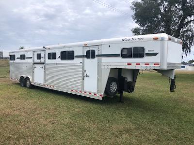 2002 C and C Trailers 6 horse head to head Horse Trailer 2002 C and C Trailers 6 horse head to head Horse Trailer