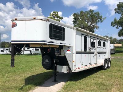 2004 Sundowner Trailers 3 horse w/6' lq Horse Trailer 2004 Sundowner Trailers 3 horse w/6' lq Horse Trailer