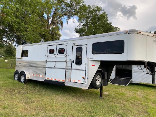 2008 Sundowner Trailers 2+1 gooseneck with dressing room Horse Trailer 2008 Sundowner Trailers 2+1 gooseneck with dressing room Horse Trailer