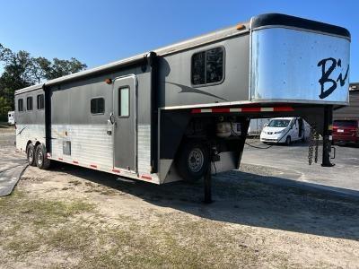 2014 Bison Trailers 8'wide 3 horse w/ 16' lq Horse Trailer 2014 Bison Trailers 8'wide 3 horse w/ 16' lq Horse Trailer