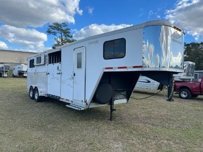 2009 Merhow 2 plus 1 with dressing room Horse Trailer 2009 Merhow 2 plus 1 with dressing room Horse Trailer